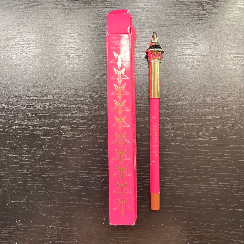 New Jefree star lip liner (leo)